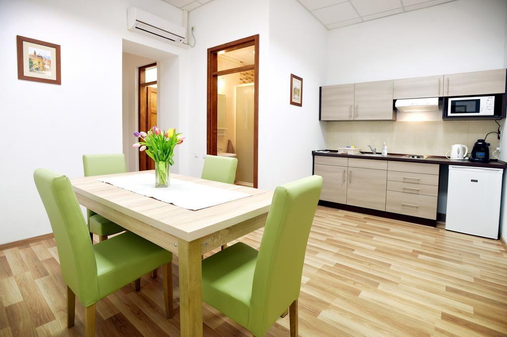 Corner Apartman Έγκερ Δωμάτιο φωτογραφία