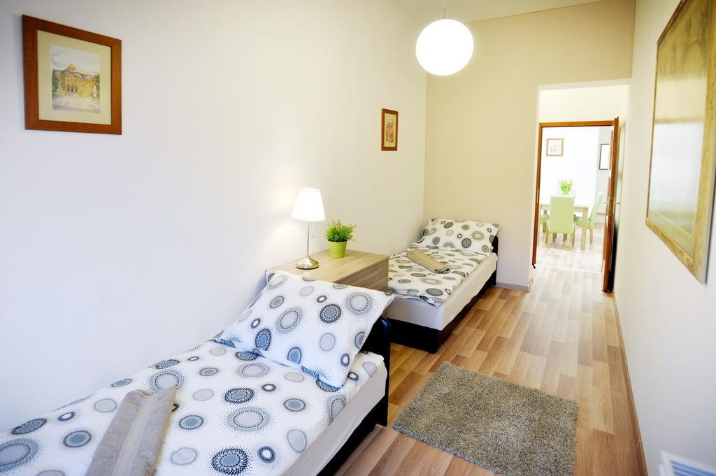Corner Apartman Έγκερ Δωμάτιο φωτογραφία